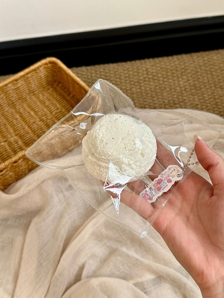 212090 Yike Fishball Squishy Vanilla Ice Cream Toast (New Cream Texture Series) / 一颗鱼丸的捏捏 香草冰淇淋吐司（新奶油触感系列）