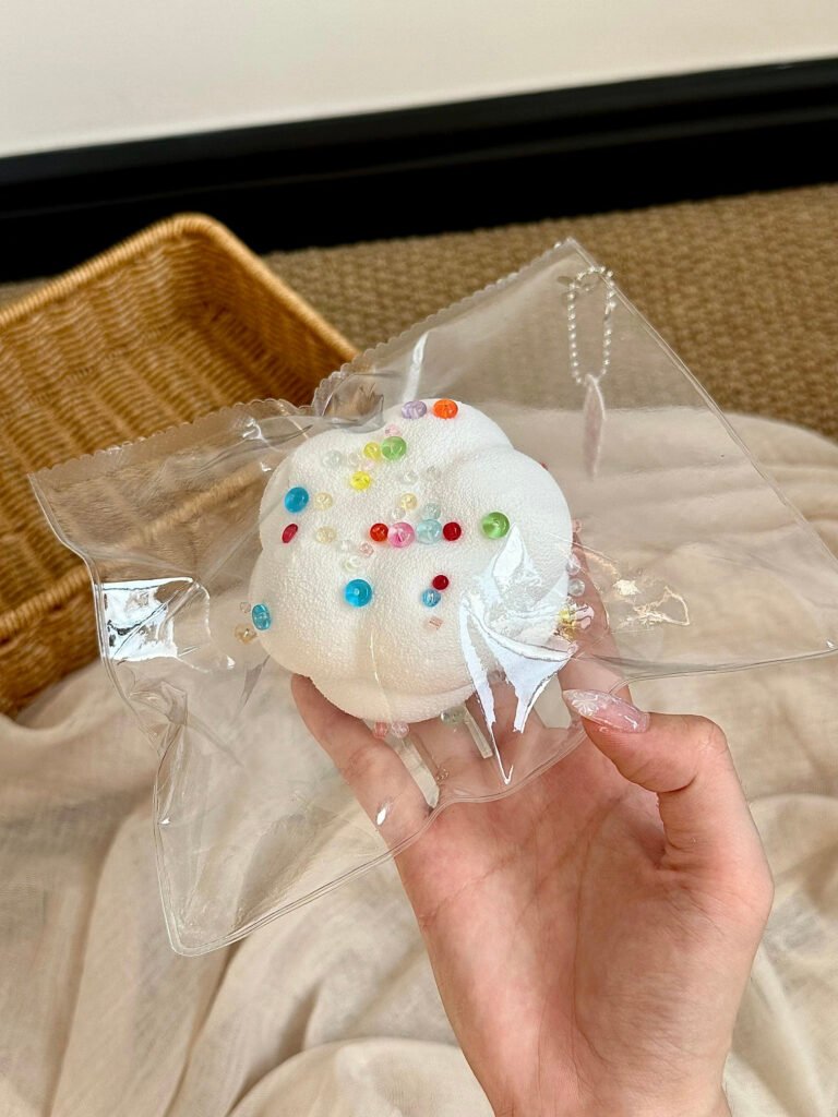 212092 Yike Fishball Squishy Flower Marshmallow Toast - No Sprinkles (Cream Clay Texture Series) / 一颗鱼丸的捏捏 花花棉花糖吐司（不要彩珠）（奶油泥触感系列）