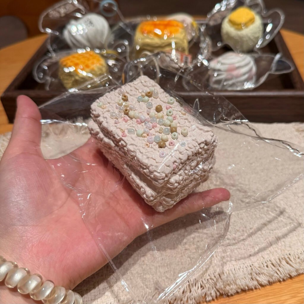 153040 Yitou Yutou Milk Coconut Rice Cracker (Dry Cheese Texture Series) / 一坨芋头 奶椰锅巴（干乳酪触感系列）