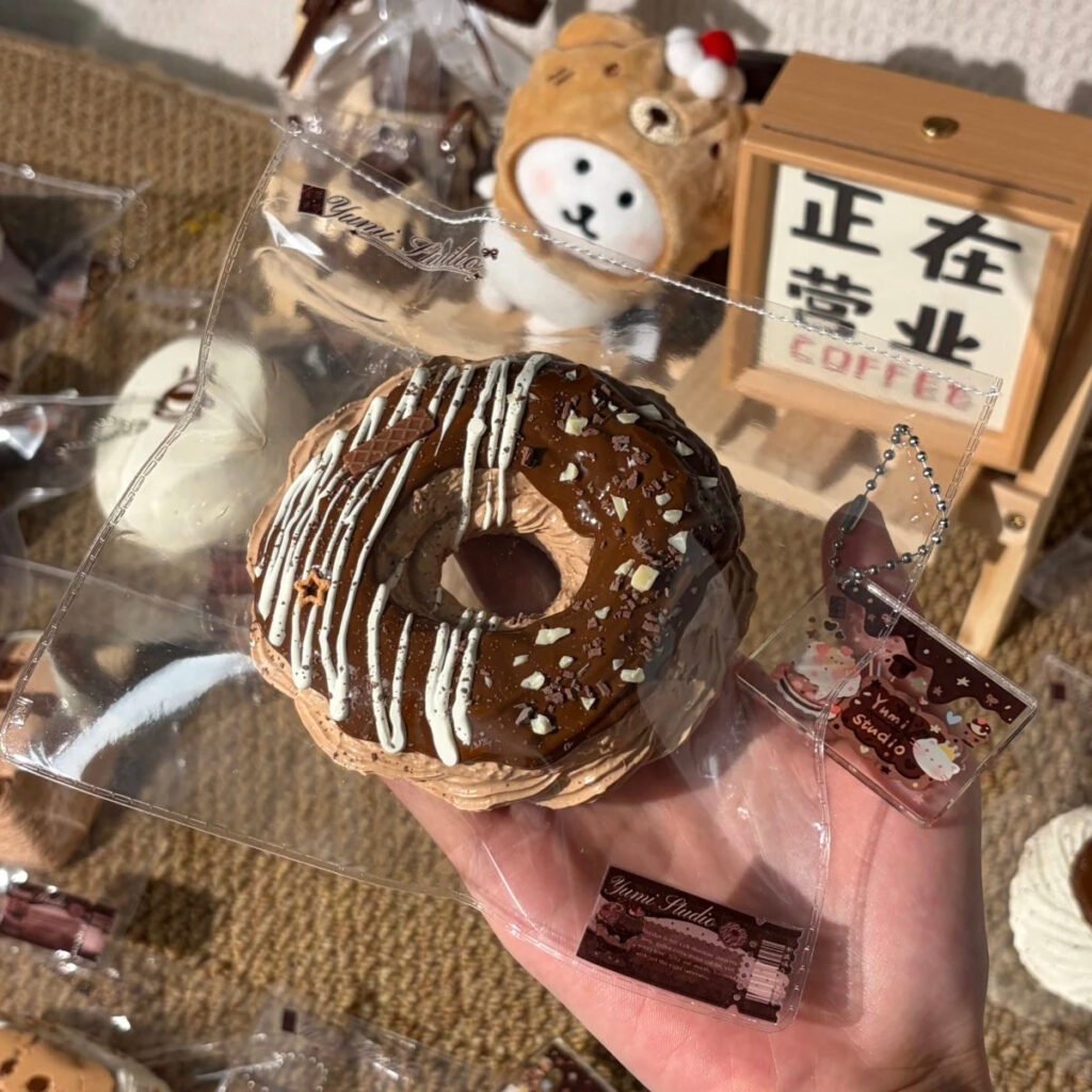 186021 Yumi Nian Nian Chocolate Donut (Light Cream Texture Series) / Yumi捏捏 巧克力甜甜圈（轻奶油触感系列）