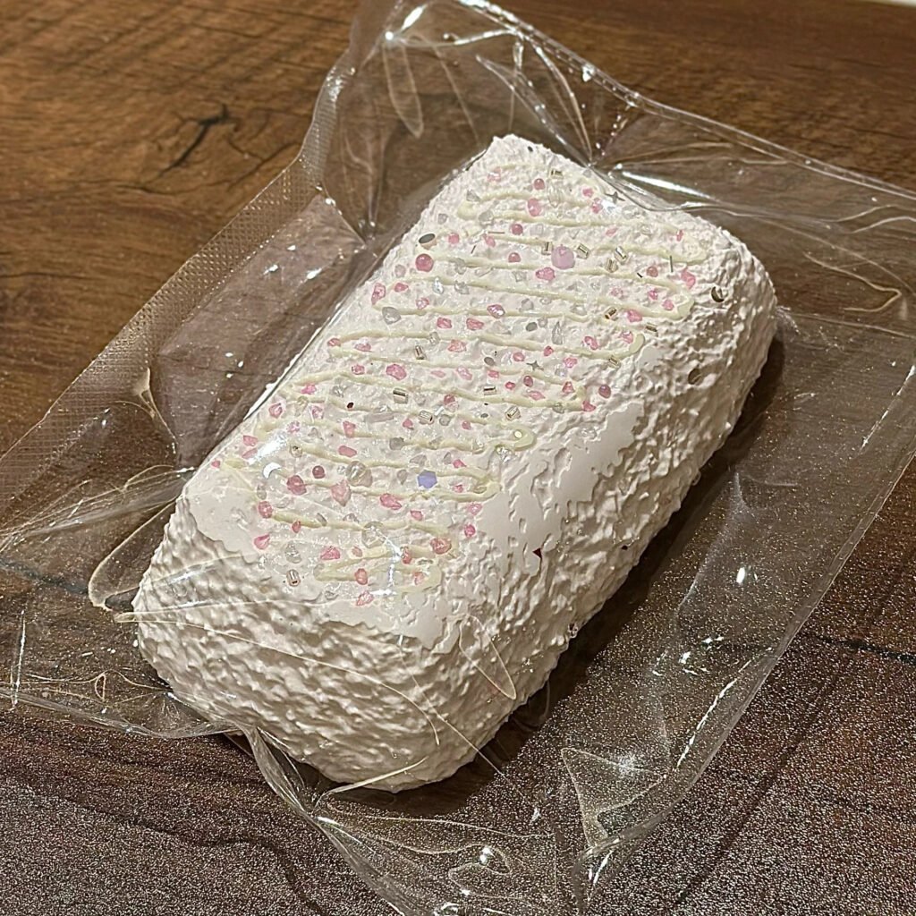 365007 Yuu Convenience Store Taro Drizzle Milk Cake (Wet Soft Cream Clay Texture Series) / Yuu便利店 香芋淋酱奶糕（湿软奶油泥触感系列）