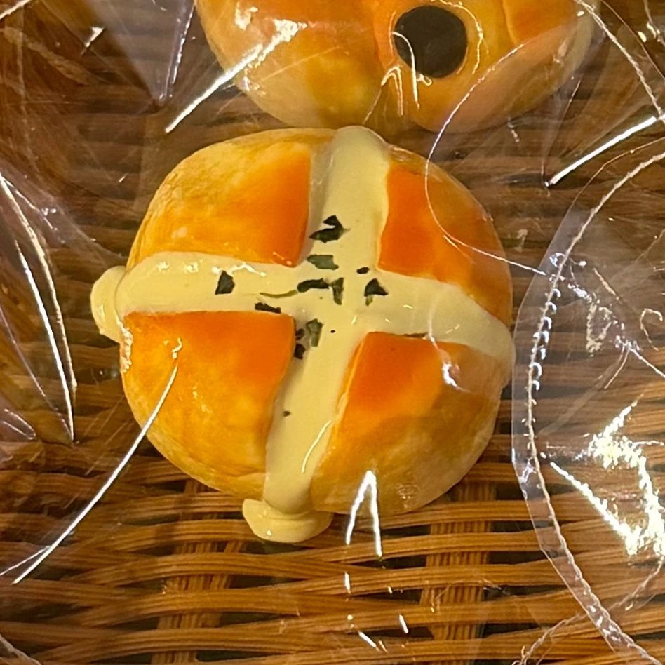 403003 Yuxixi Molten Mini Bun (Dry Cheese Clay Texture Series) / 鱼嘻嘻xixi 流心小餐包(干奶酪泥触感系列)