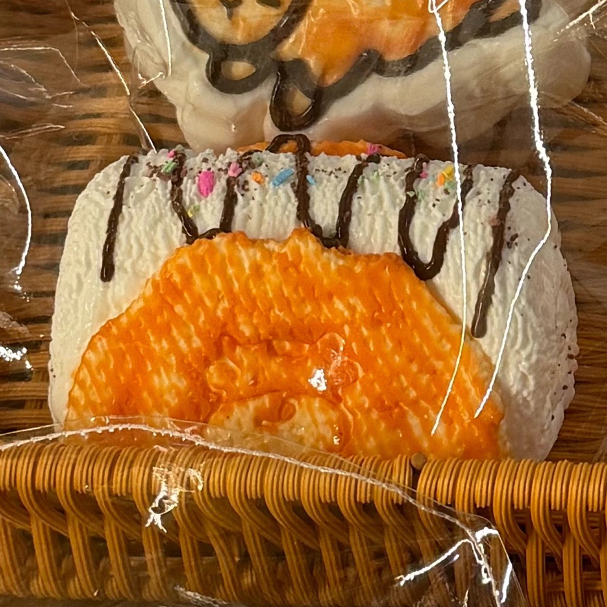 403031 Yuxixi Milk Hand Roll (Whipped Cream Texture Series) / 鱼嘻嘻xixi 牛乳手握卷(绵奶油触感系列)