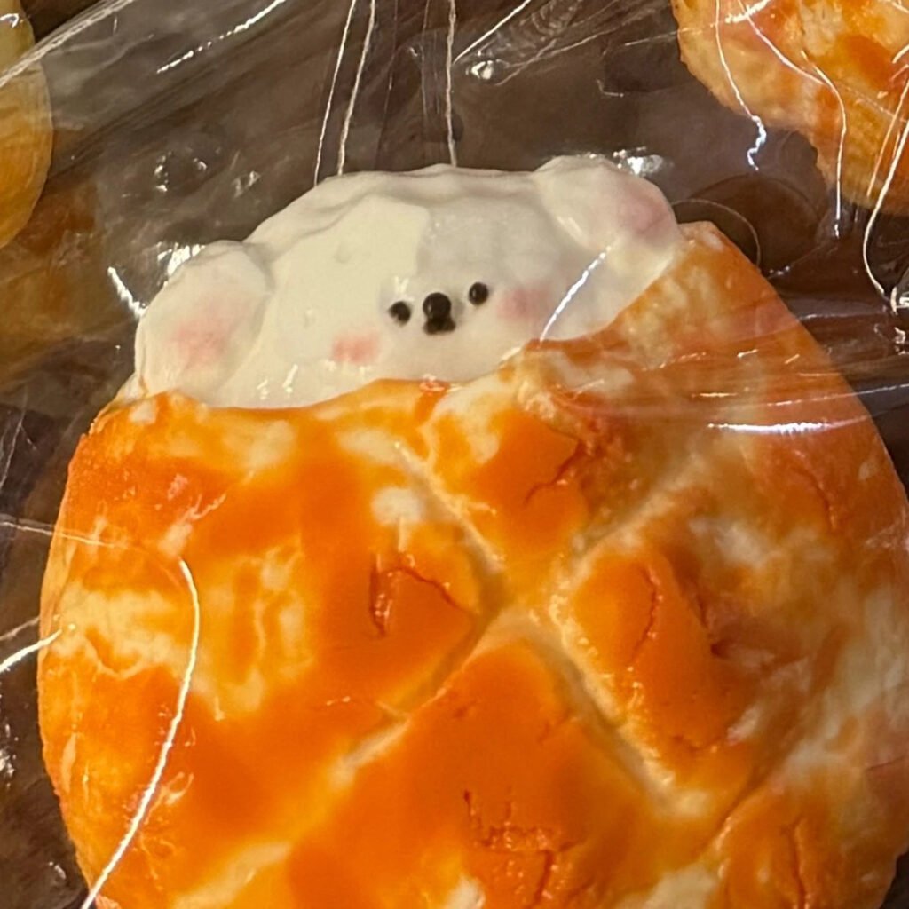 403033 Yuxixi Bitten Doggy Pineapple Bun (Whipped Cream Texture Series) / 鱼嘻嘻xixi 咬一口小狗菠萝包(绵奶油触感系列)
