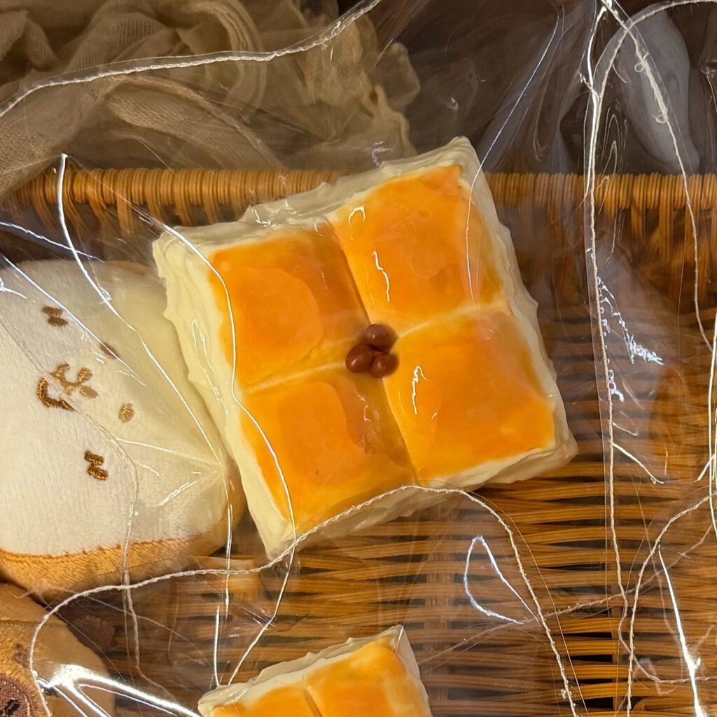 403036 Yuxixi Red Bean Cream Large Square (Whipped Cream Texture Series) / 鱼嘻嘻xixi 红豆奶油大方(绵奶油触感系列)