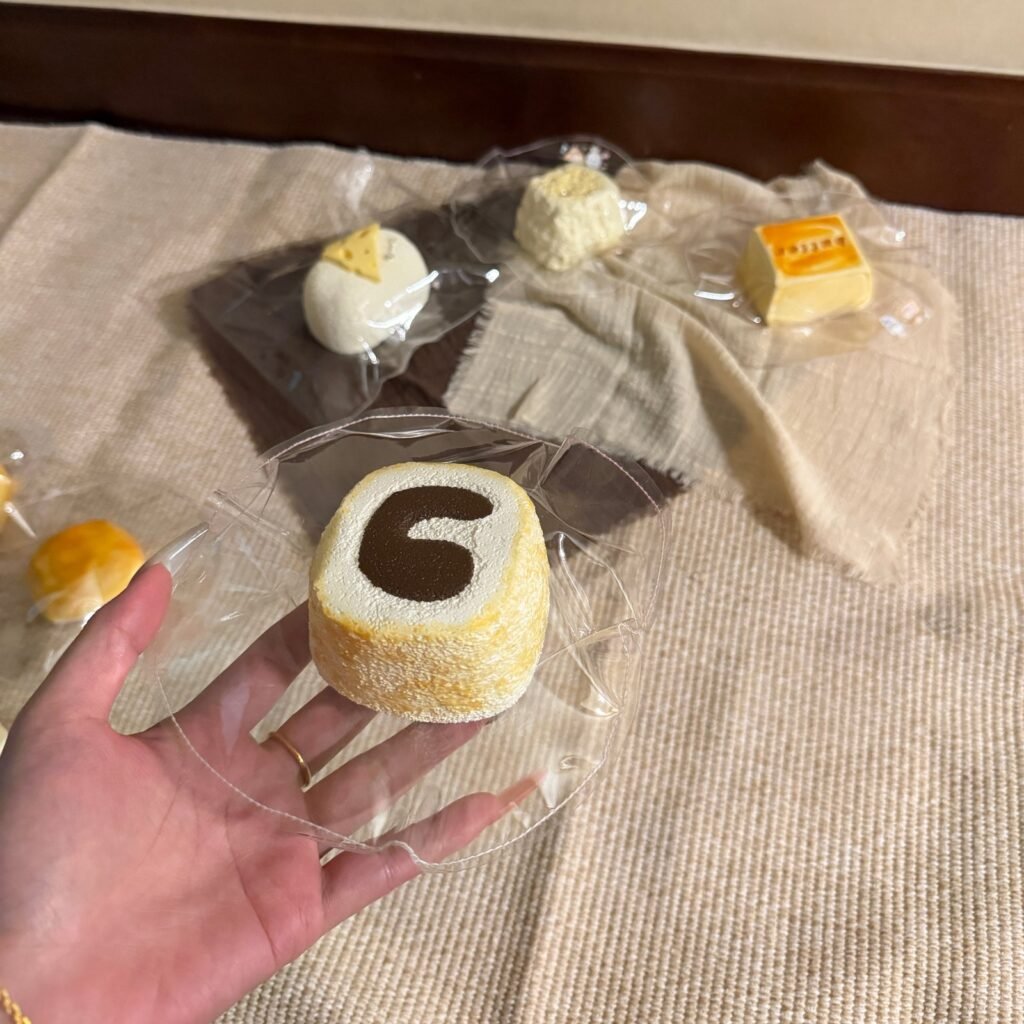 406004 One Bite Fish Ball Swiss Roll 66 / 1口鱼圆 66瑞士卷