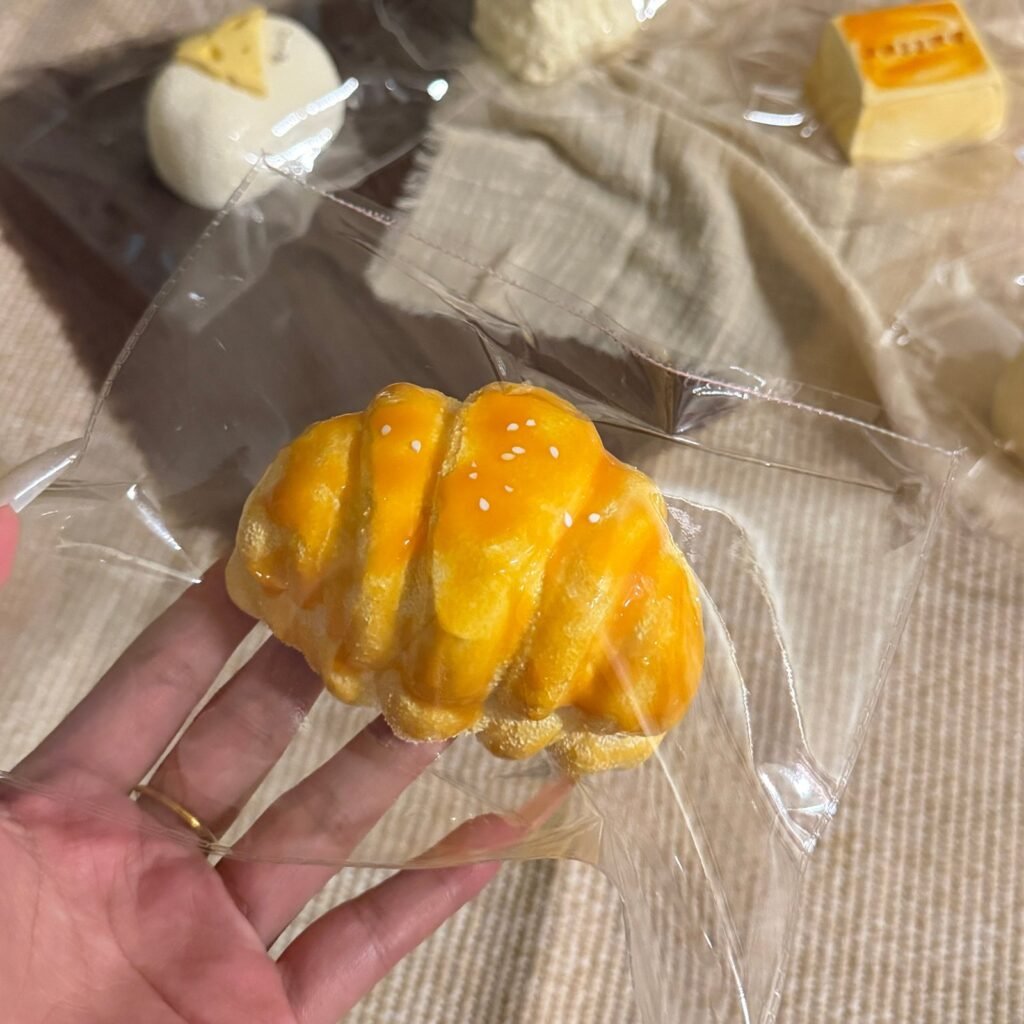 406005 One Bite Fish Ball Double Croissant / 1口鱼圆 双层牛角包