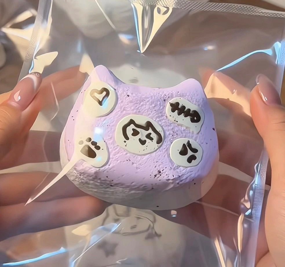 55019 Zhien Hand Painted Cat Head Toast / 知恩的捏 手绘猫头吐司