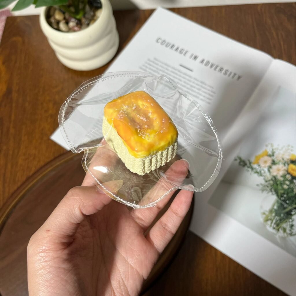 179029 1P Tomato Coconut Dinner Roll / 1盆番茄蛋炒饭 椰蓉小餐包