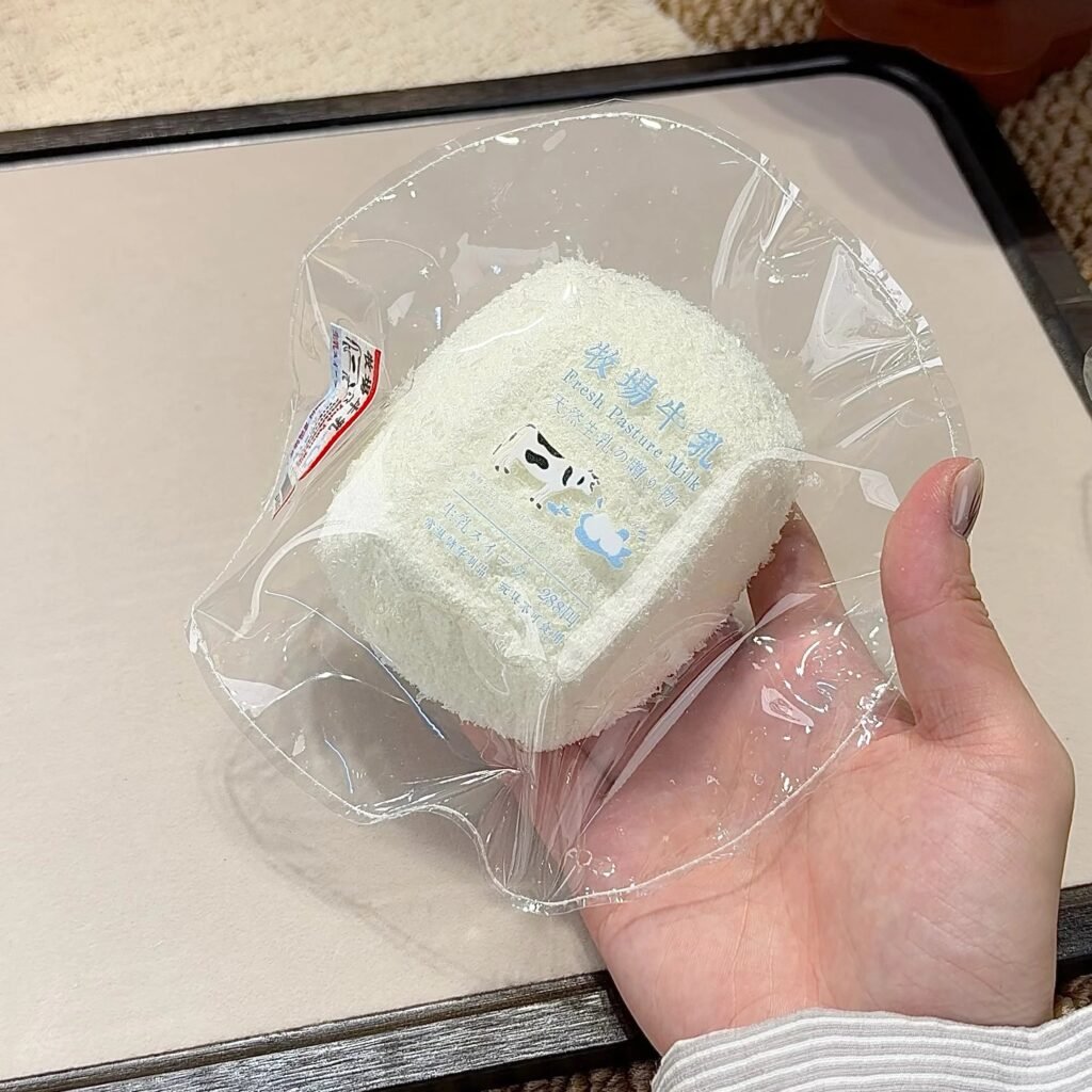 287005 Aichi Rourou Nie Coconut Milk Cube (Sticky Cream 2.5 Texture Series) / 爱吃肉肉捏 椰蓉奶块（黏奶油2.5触感系列）