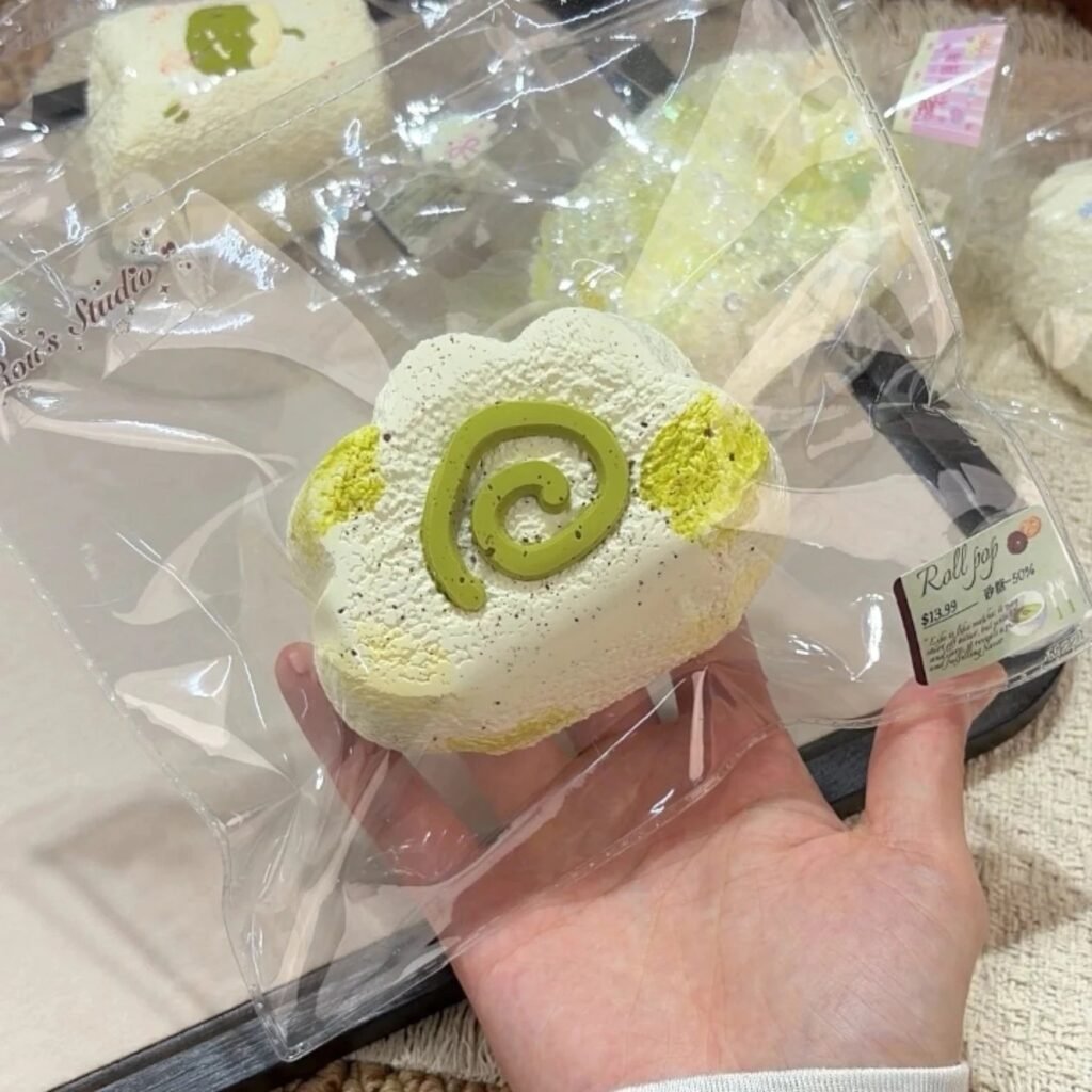 287016 Aichi Rourou Nie Appearance-Defect Matcha Cheese Cloud (Rich Cream 2.0 Texture Series) / 爱吃肉肉捏 外观瑕疵抹茶奶酪云朵（浓奶油2.0触感系列）