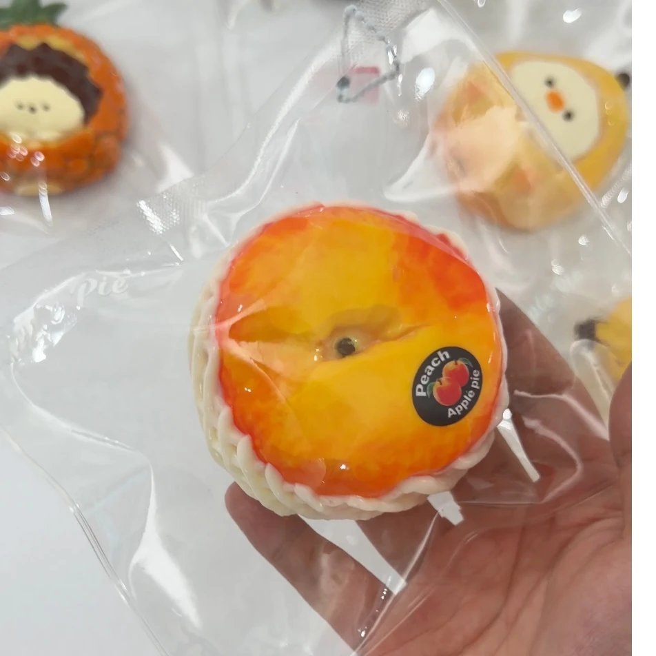479005 Apple Pie Squishy Mesh-Wrapped Flat Nectarine / 苹果派捏捏 网兜油蟠桃