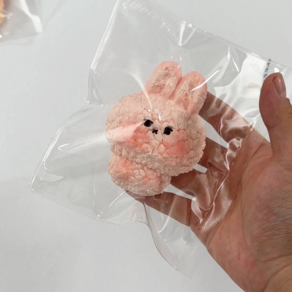 479024 Apple Pie Squishy Plush Bunny / 苹果派捏捏 毛绒小兔