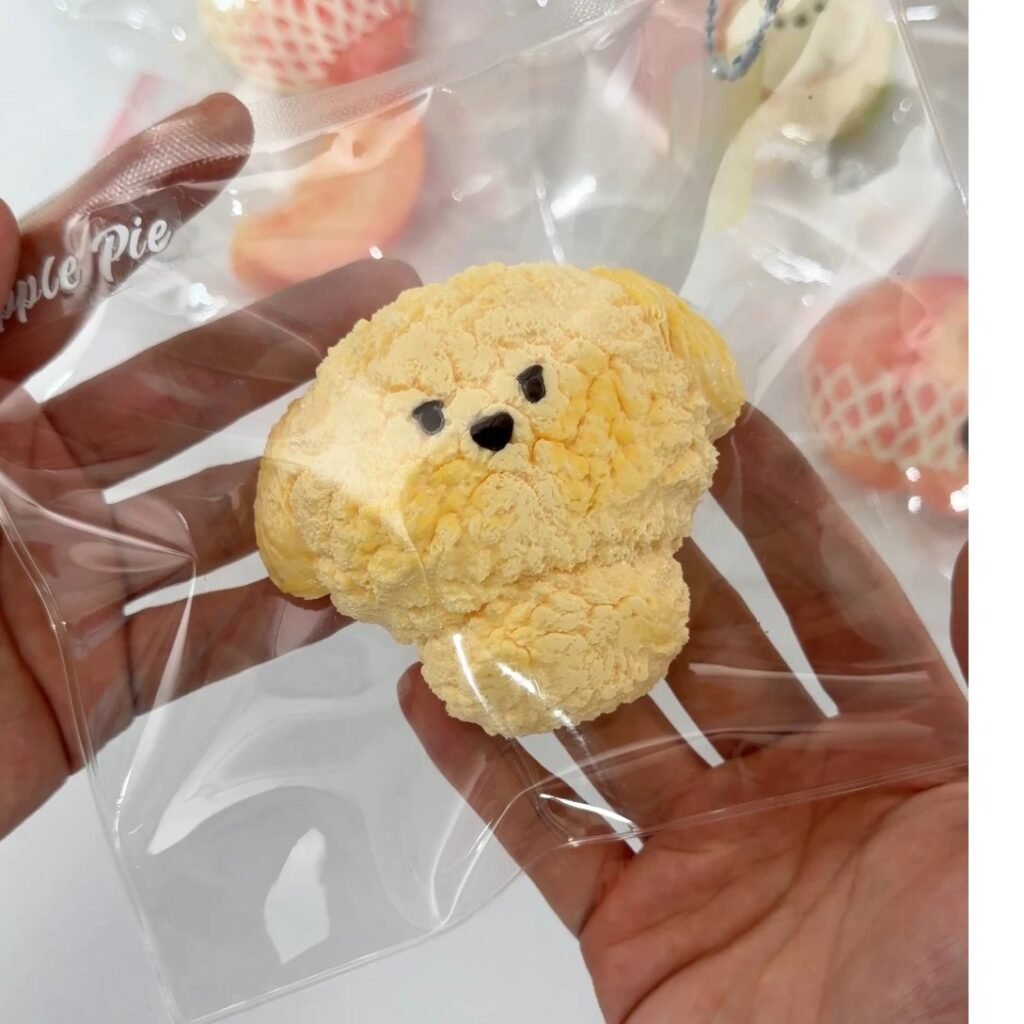 479025 Apple Pie Squishy Plush Puppy / 苹果派捏捏 毛绒小狗