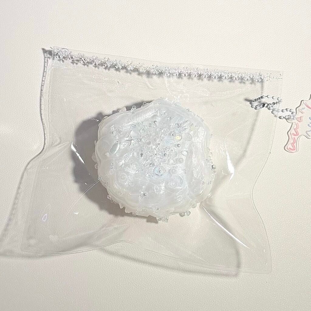 254019 Big Bowl Cold Noodle White Shell (Sticky Clay Texture Series) / 大碗冷面捏捏 白贝壳（黏糊泥触感系列）