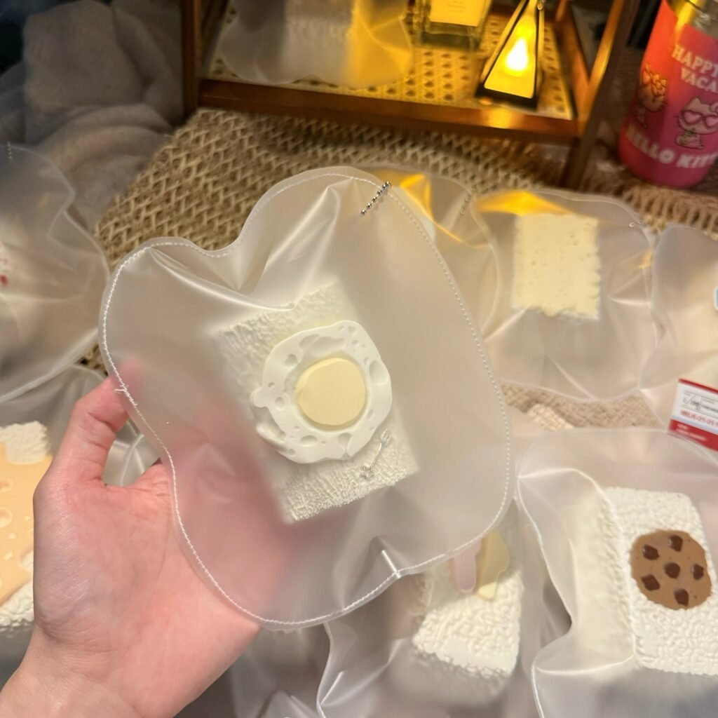 426000 Bing Bing Squishy Egg Double Marshmallow (Sticky Clay Texture Series) / 饼饼的捏捏 鸡蛋双层棉花糖（黏糊泥触感系列）