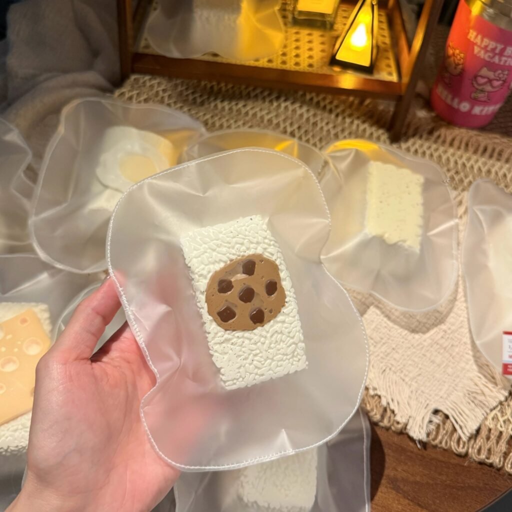 426014 Bing Bing Squishy Cookie Mini Rice Ball (Sticky Clay Texture Series) / 饼饼的捏捏 曲奇小饭团（黏糊泥触感系列）