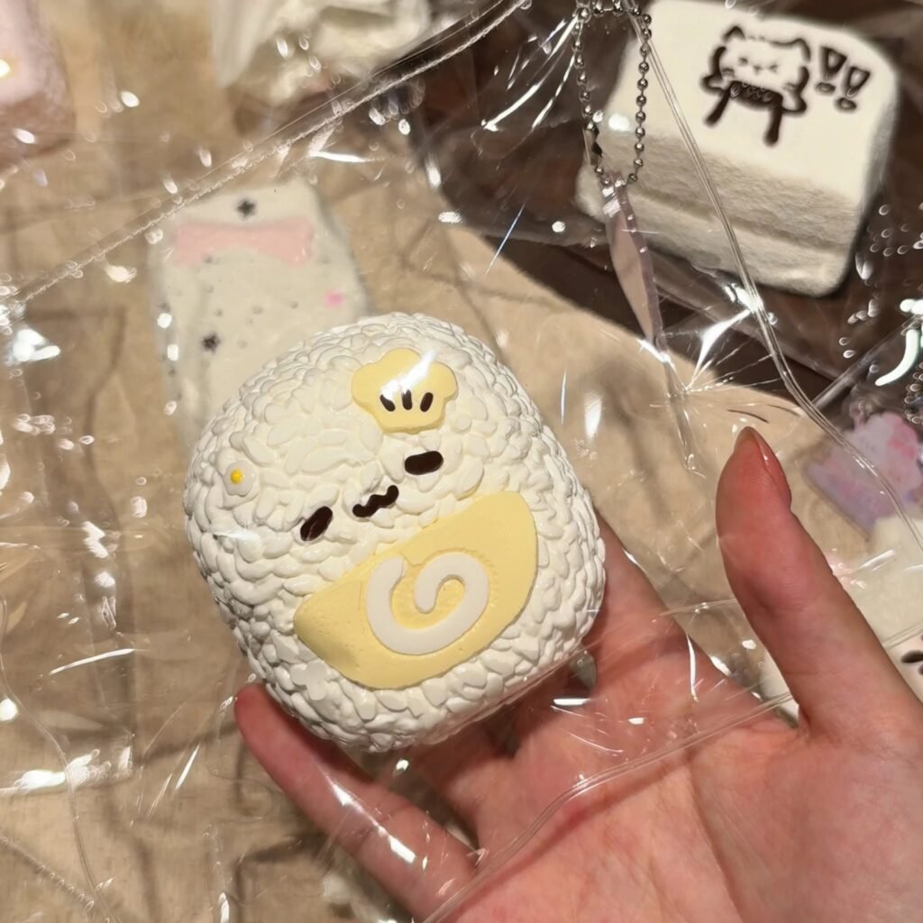 402000 Berry Berry Delicious Rice Ball / 莓了个莓 美味饭团子