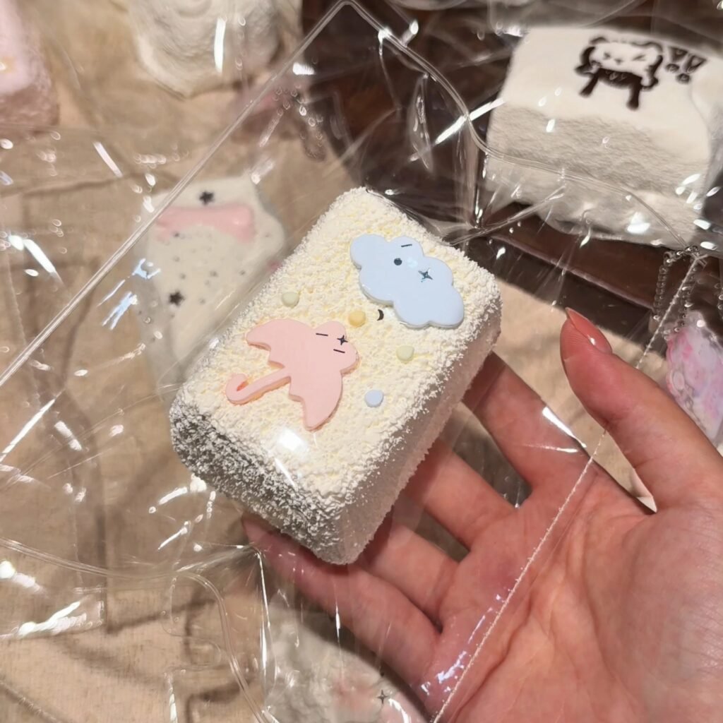 402002 Berry Berry Cloud Umbrella Toast / 莓了个莓 云朵雨伞吐司