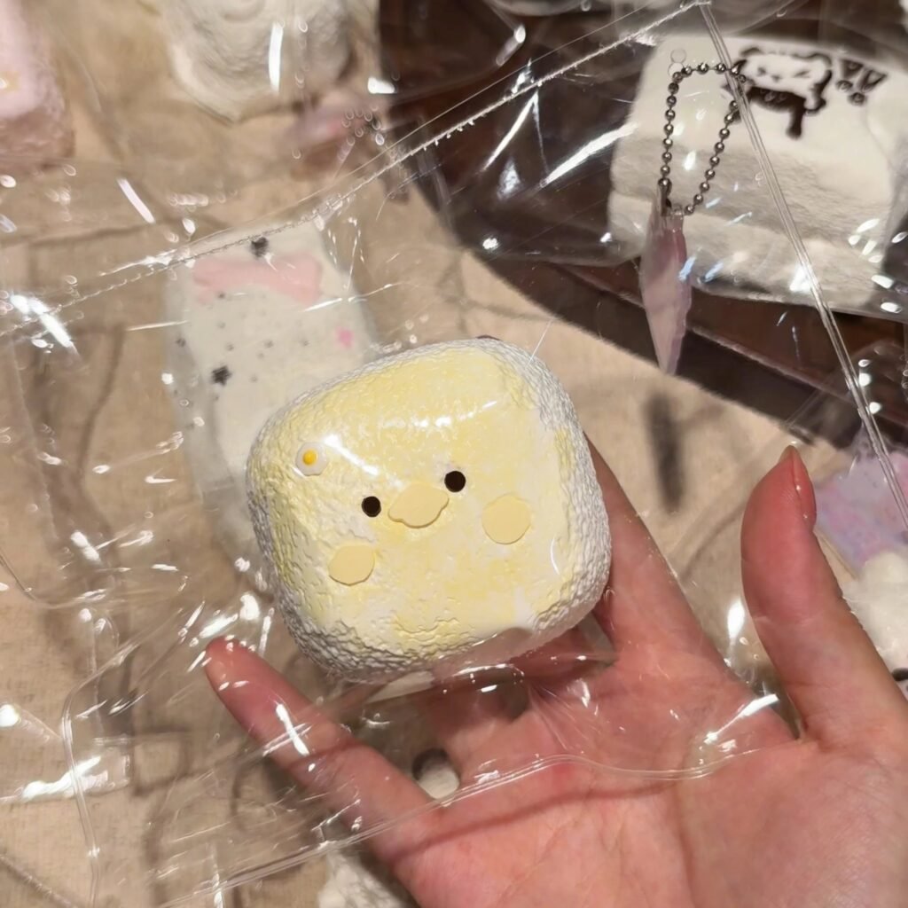 402005 Berry Berry Egg Yolk Chick / 莓了个莓 蛋黄小鸡