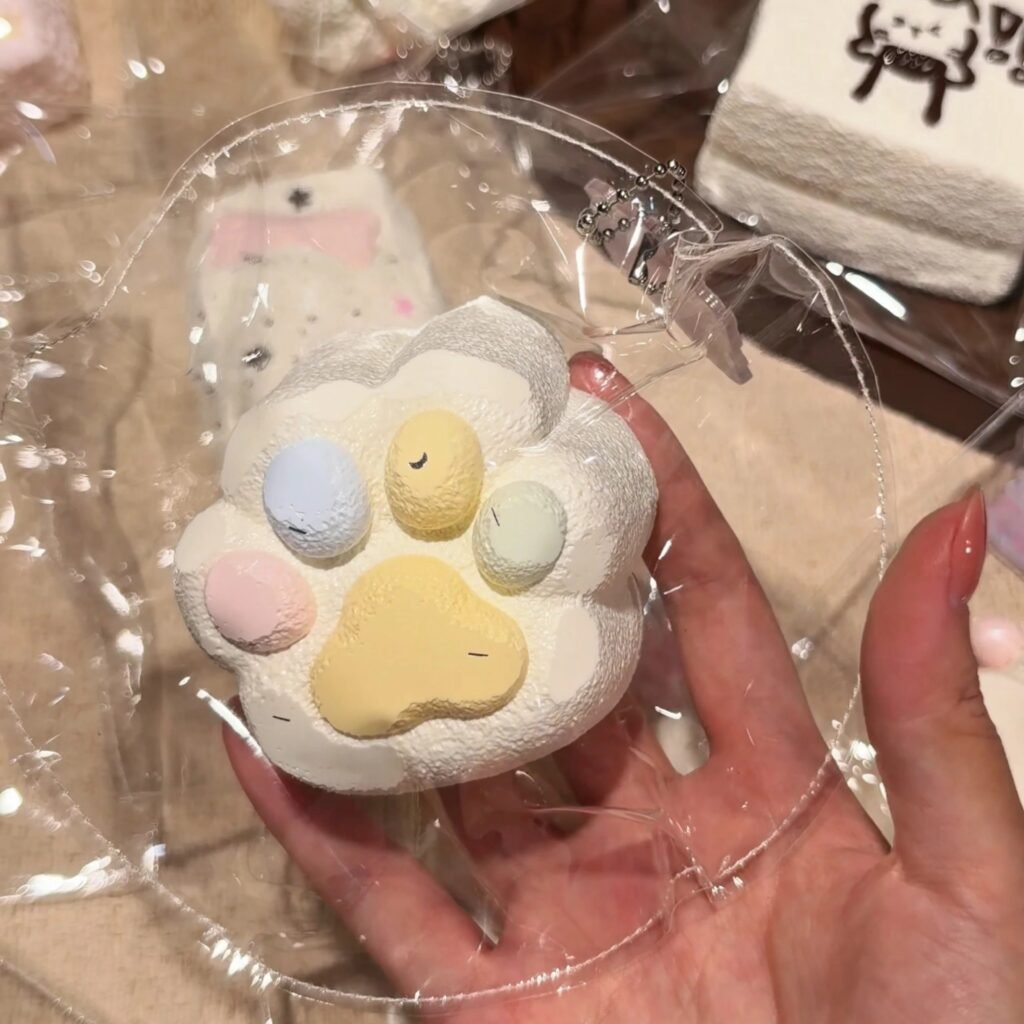 402007 Berry Berry Macaron Cat Paw / 莓了个莓 马卡龙猫爪