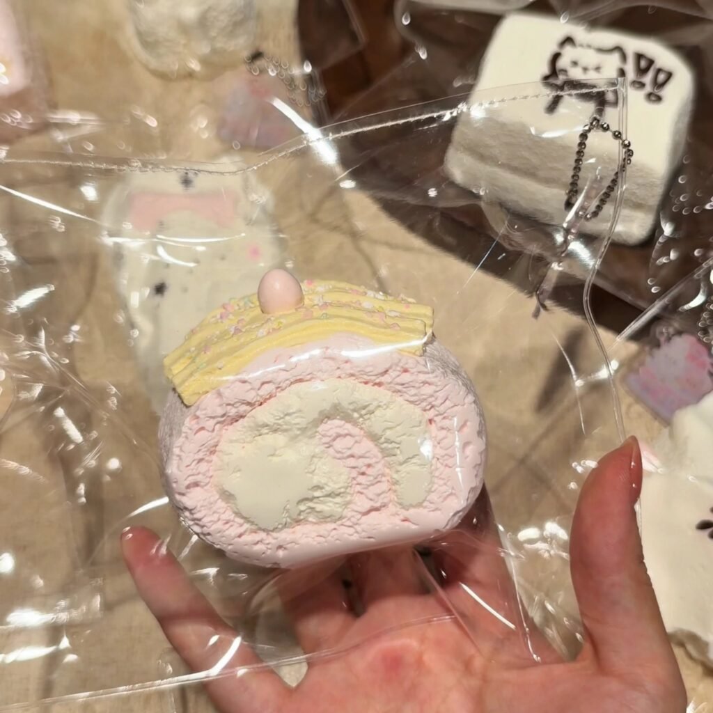 402008 Berry Berry Cream Swiss Roll / 莓了个莓 奶油瑞士卷