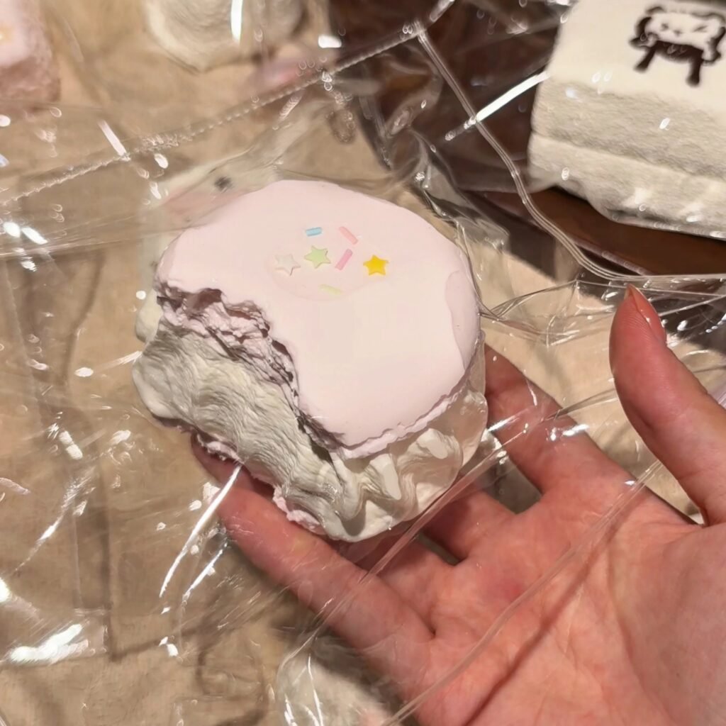 402010 Berry Berry Berry Macaron / 莓了个莓 莓莓马卡龙