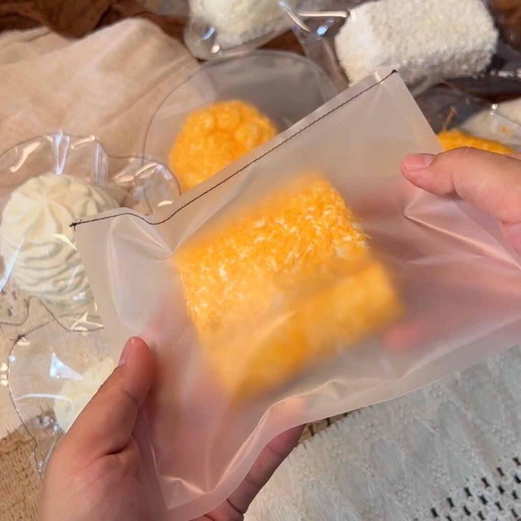 451002 Baking Soda Squishy Fried Double-Layer Milk Skin / 小苏打捏 油炸双层奶皮子