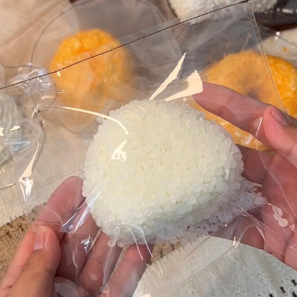 451007 Baking Soda Squishy Triangle Rice Ball / 小苏打捏 三角米饭团