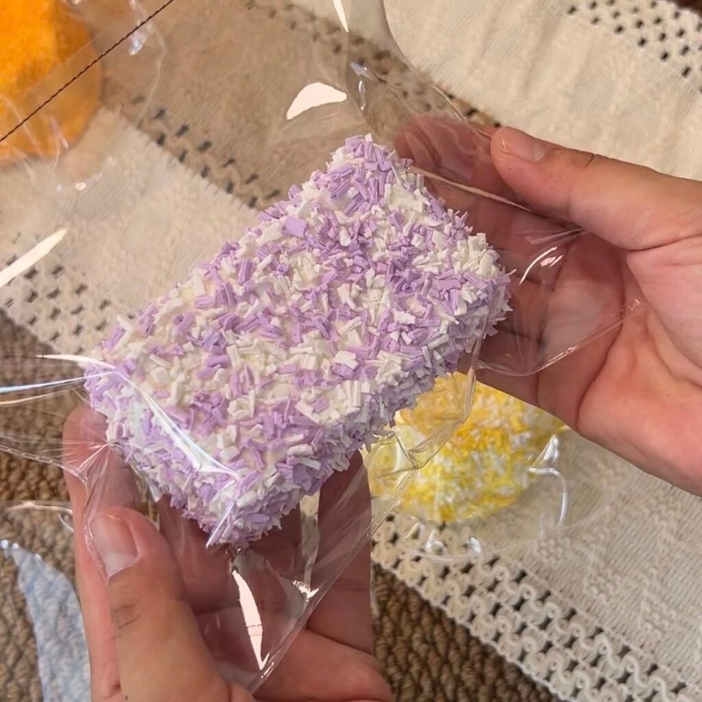 451017 Baking Soda Squishy Taro Long Toast / 小苏打捏 芋泥长吐司