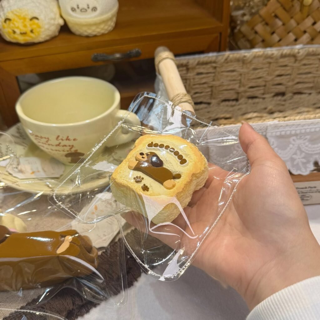152031 Chen Kevin Dachshund Mini Toast (Frozen Milk Cake Texture Series) / Chen凯文 腊肠狗小吐司（冻奶糕触感系列）
