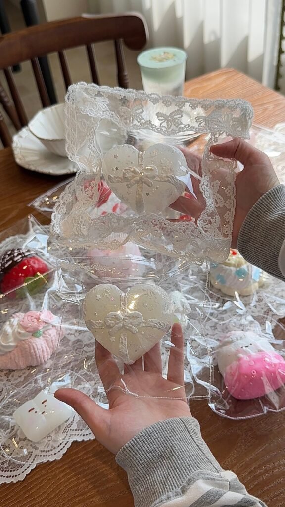 515011 Cherry Ice Heart Gift Box - Plain Stitch (Soft Butter Texture Series) / 樱桃冰 爱心礼物盒（普通缝线）（软黄油触感系列）