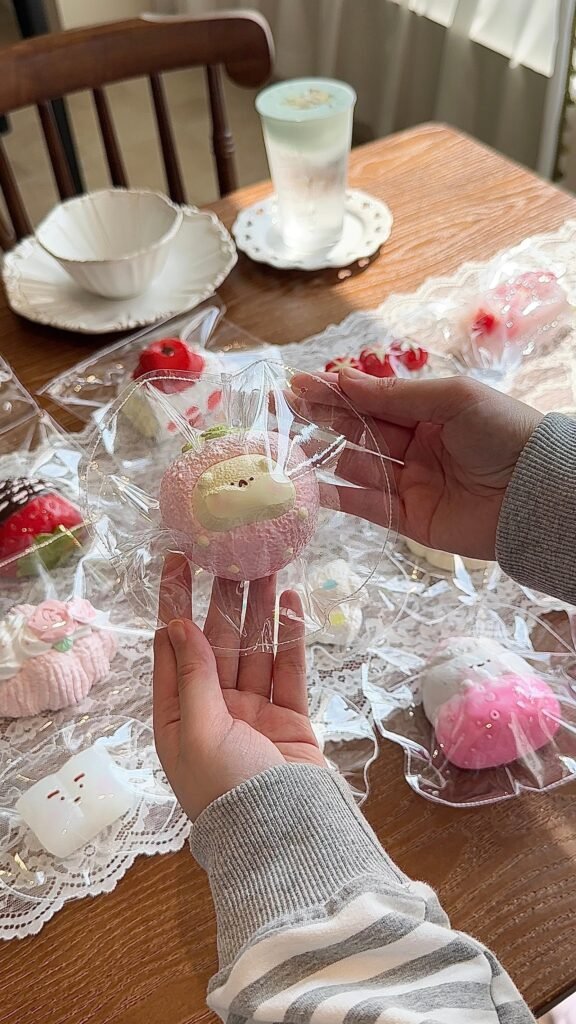515015 Cherry Ice Strawberry Hamster (Soft Butter Texture Series) / 樱桃冰 草莓鼠鼠（软黄油触感系列）