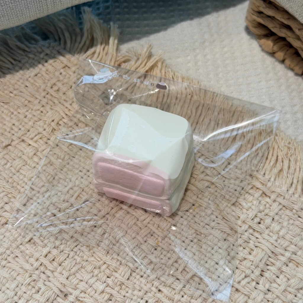 449005 Cincy Strawberry Double-Layer Mochi / CINCY捏 草莓双层糯米糍