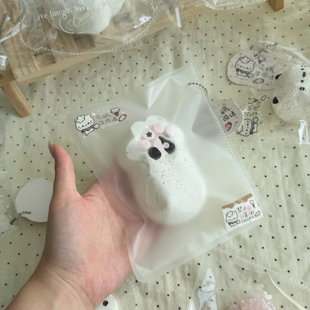 70022 Silent Crow Pipi Cat Paw (Fluffy Glutinous Rice Clay Texture Series) / 乌鸦没说话 啤啤猫爪（绵糯米触感系列）
