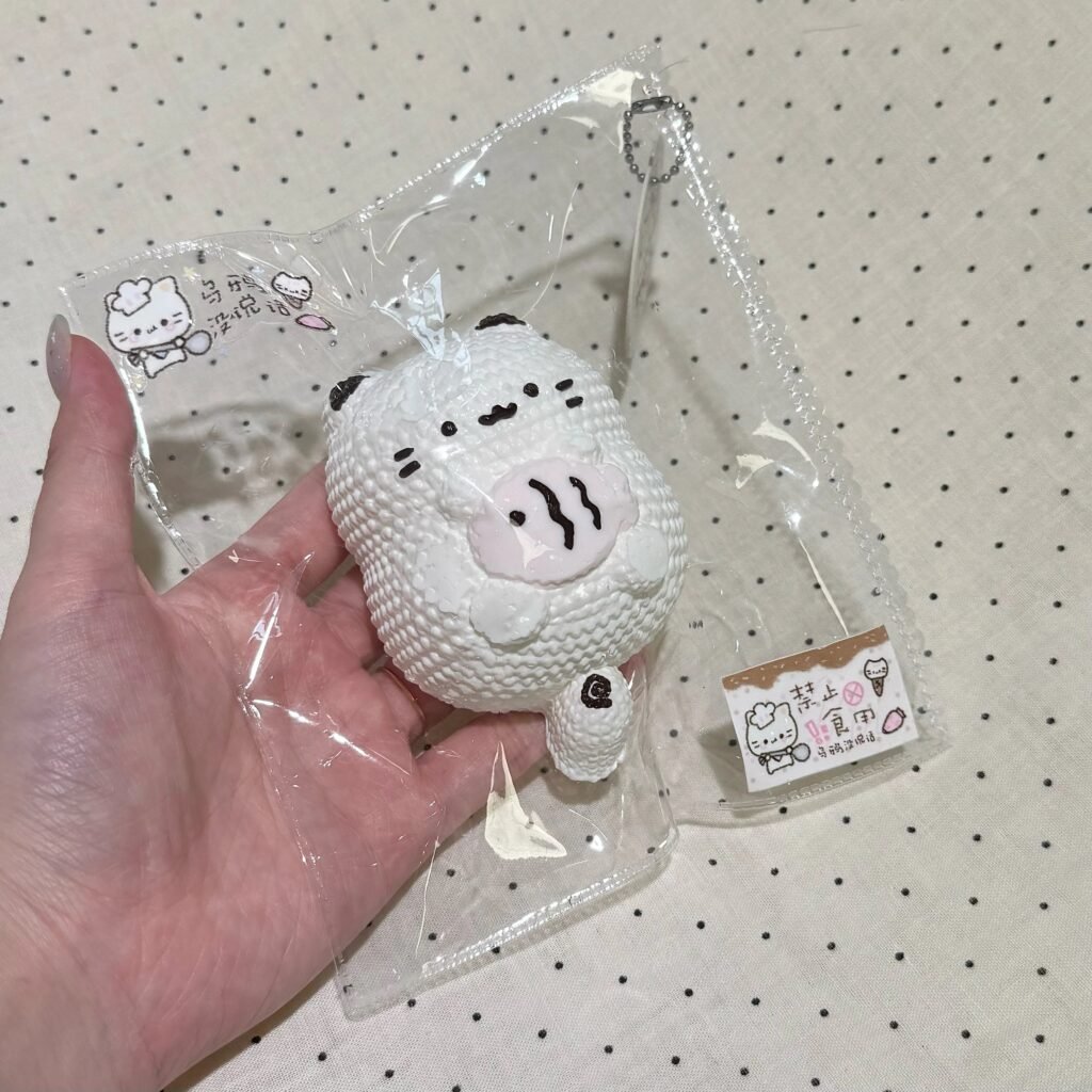 70030 Silent Crow Fish-Hugging Cat (Dry Glutinous Rice Clay Texture Series) / 乌鸦没说话 抱鱼咪（干糯米触感系列）