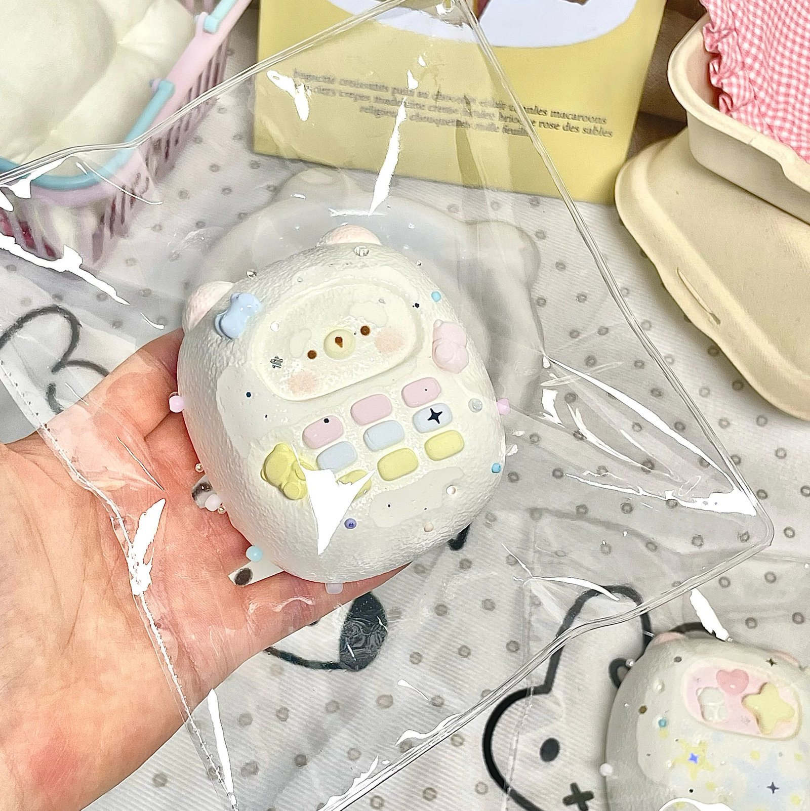 511005 Chun Zhai Xiao Pa Bear Phone (Light Cream Texture Series) / 椿宅小帕捏 熊熊手机(轻奶油触感系列)