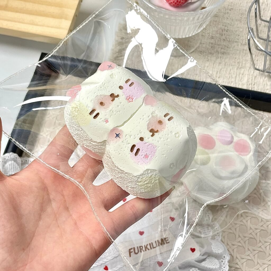 511021 Chun Zhai Xiao Pa Strawberry Kitten Duo - One of a Kind (Light Cream Texture Series) / 椿宅小帕捏 打版孤品草莓猫猫二连（轻奶油触感系列）