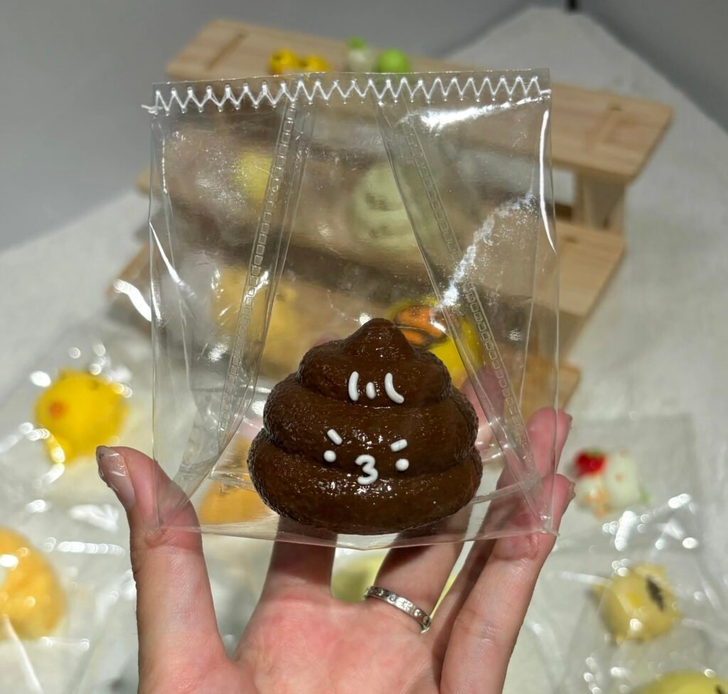 536002 Dachuan Squishy Poop - Brown (Soft Dry Cheese Texture Series) / 大川de捏 棕色粑粑（软干酪触感系列）