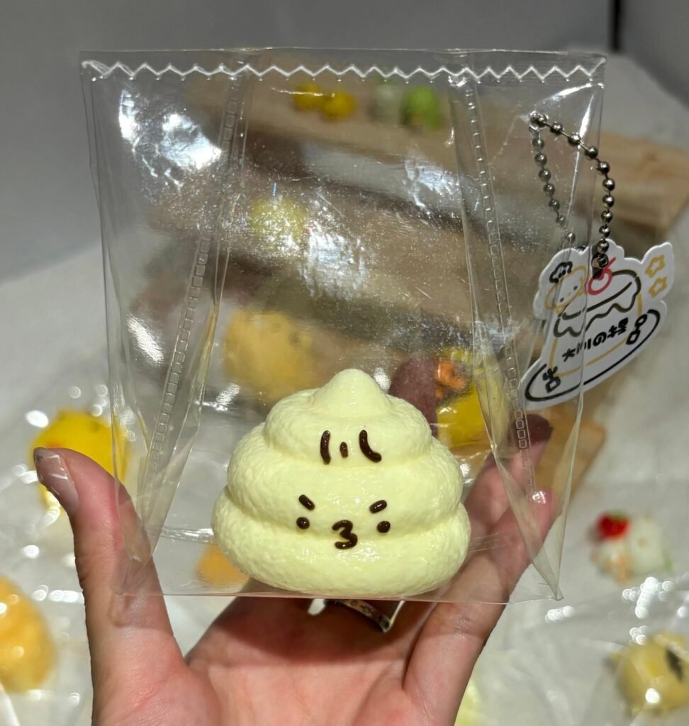 536003 Dachuan Squishy Poop - White (Soft Dry Cheese Texture Series) / 大川de捏 白色粑粑（软干酪触感系列）