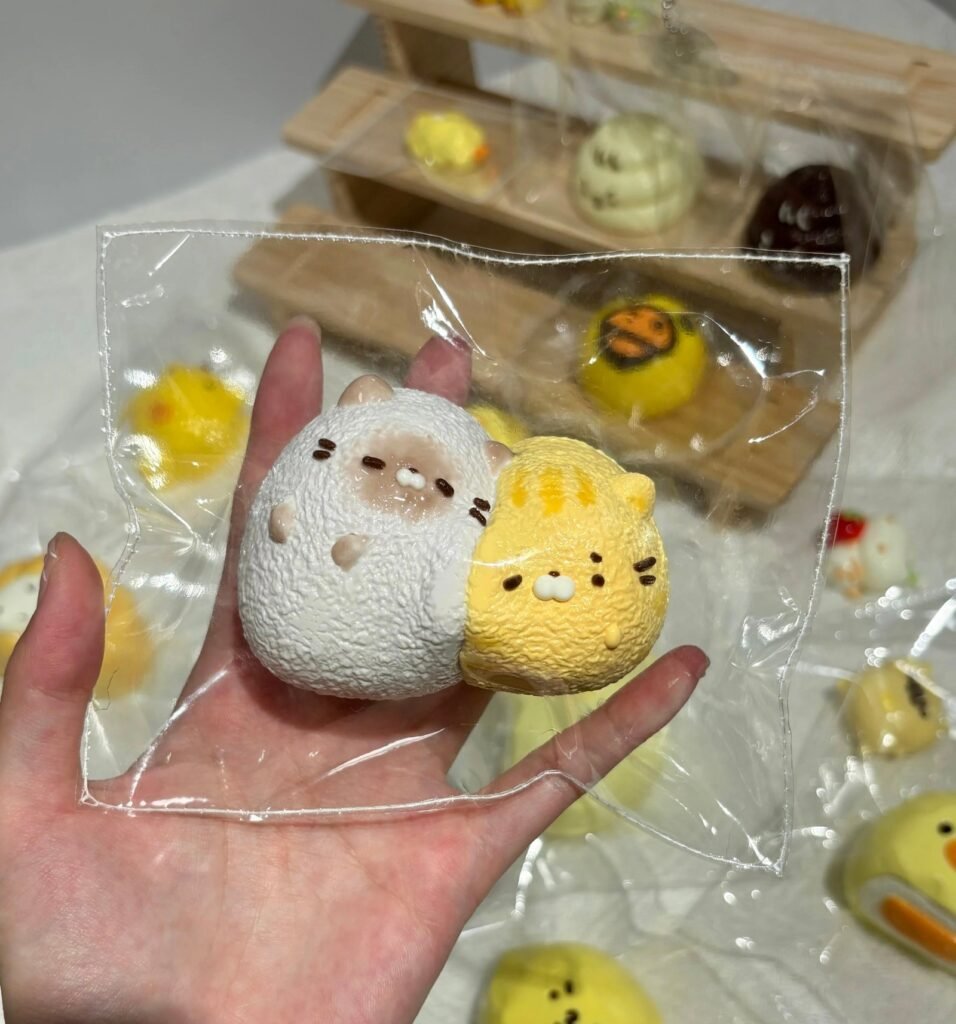 536004 Dachuan Squishy Cuddling Kittens (Soft Dry Cheese Texture Series) / 大川de捏 小猫贴贴（软干酪触感系列）