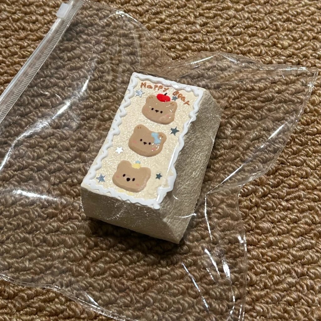 547000 DingDing Squishy Bear - White (Cream Paste Clay Texture Series) / DingDing捏捏 小熊（白色）（乳膏泥触感系列）