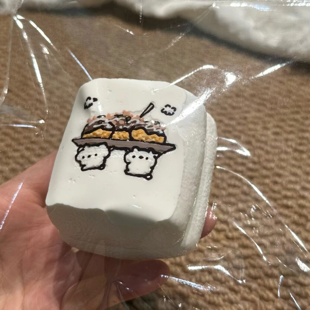 547017 DingDing Squishy Takoyaki Bear (Cream Paste Clay Texture Series) / DingDing捏捏 章鱼小丸子小熊(乳膏泥触感系列)