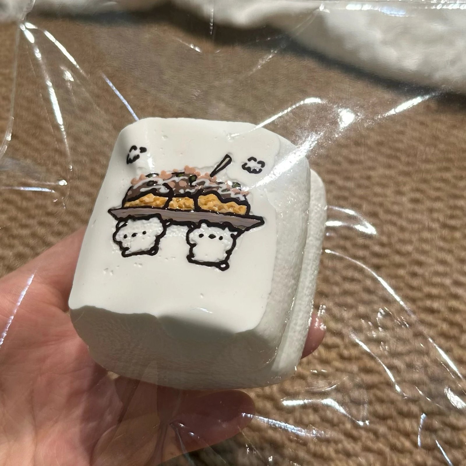 547017 DingDing Squishy Takoyaki Bear (Cream Paste Clay Texture Series) / DingDing捏捏 章鱼小丸子小熊(乳膏泥触感系列)