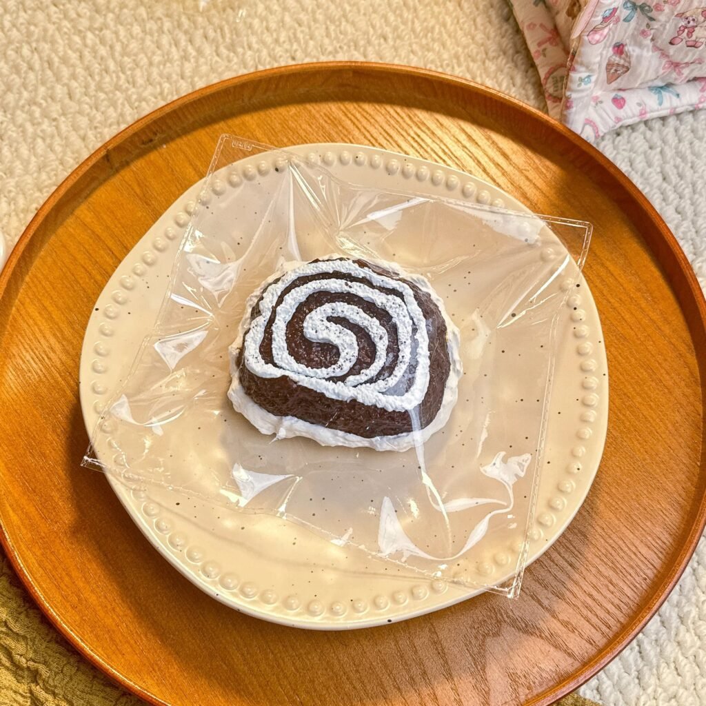 496014 Duoxi Studio Dark Chocolate Ballet Cake (Soft Face Cream Texture Series) / 多喜捏捏studio 黑巧芭蕾蛋糕（软面霜触感系列）