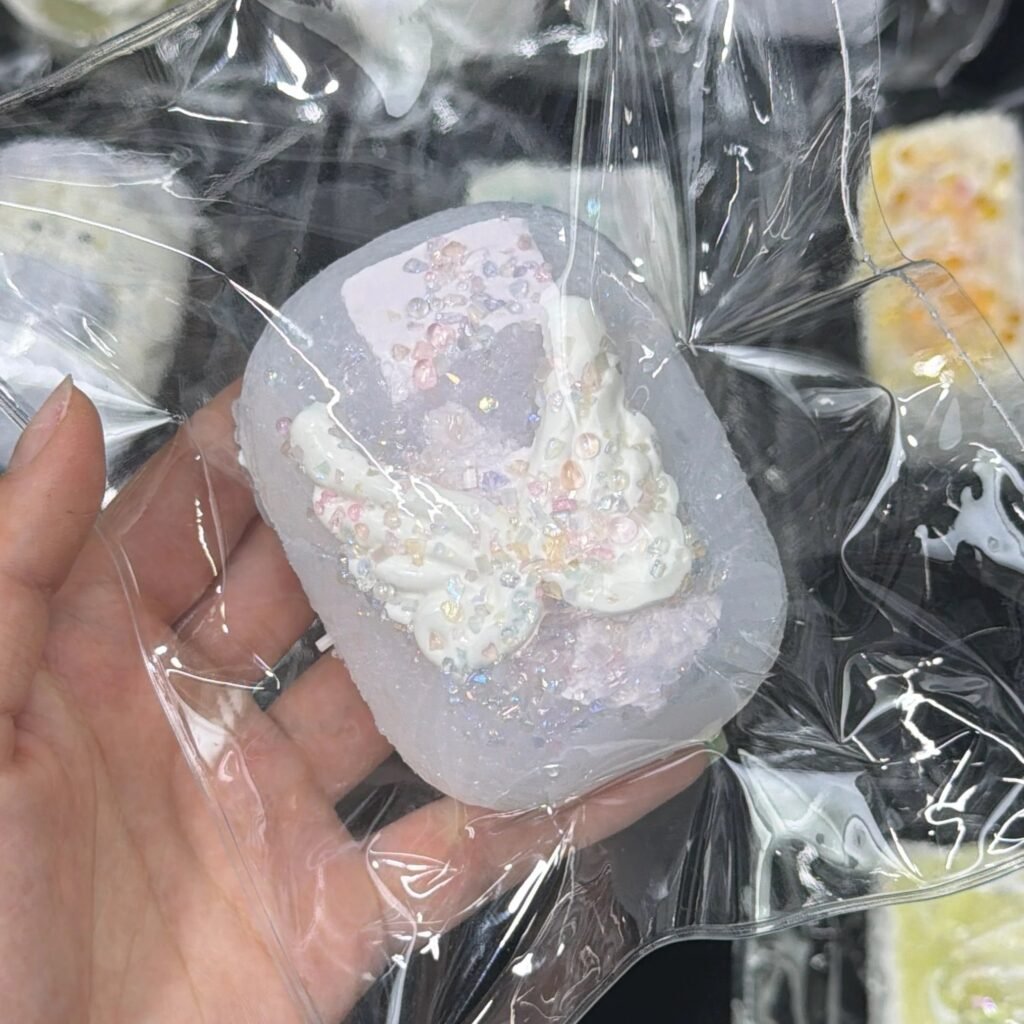 149025 DuozaiNN Taro Paste Fuzzy Egg Cube (Glutinous Sticky Clay Texture Series) / 多仔捏捏 芋泥块毛蛋（黏糊泥（糯）触感系列）