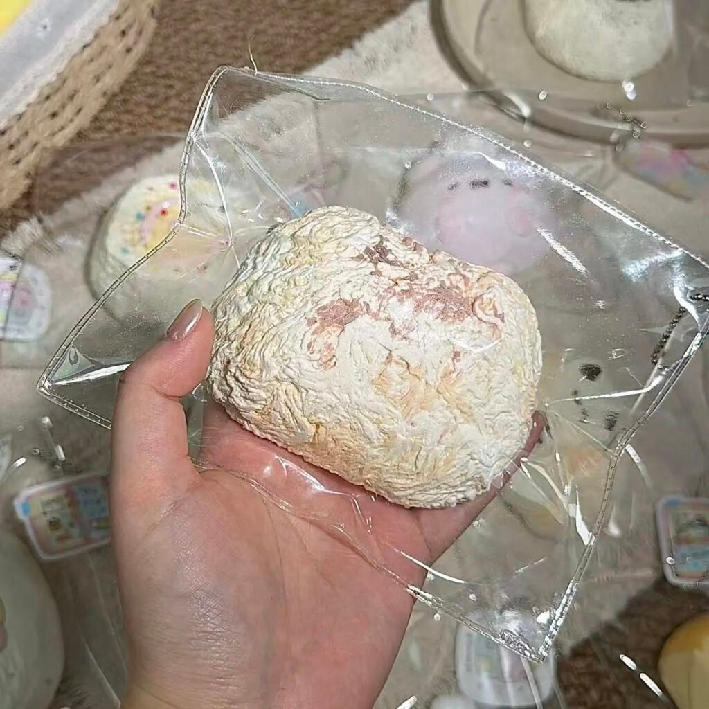 147026 Daxiaojie Handcraft Fuzzy Cat Head - Powder Coated (Rich Cream Clay Texture Series) / 大小姐家手作馆 毛绒猫猫头（裹粉）（醇奶油泥触感系列）
