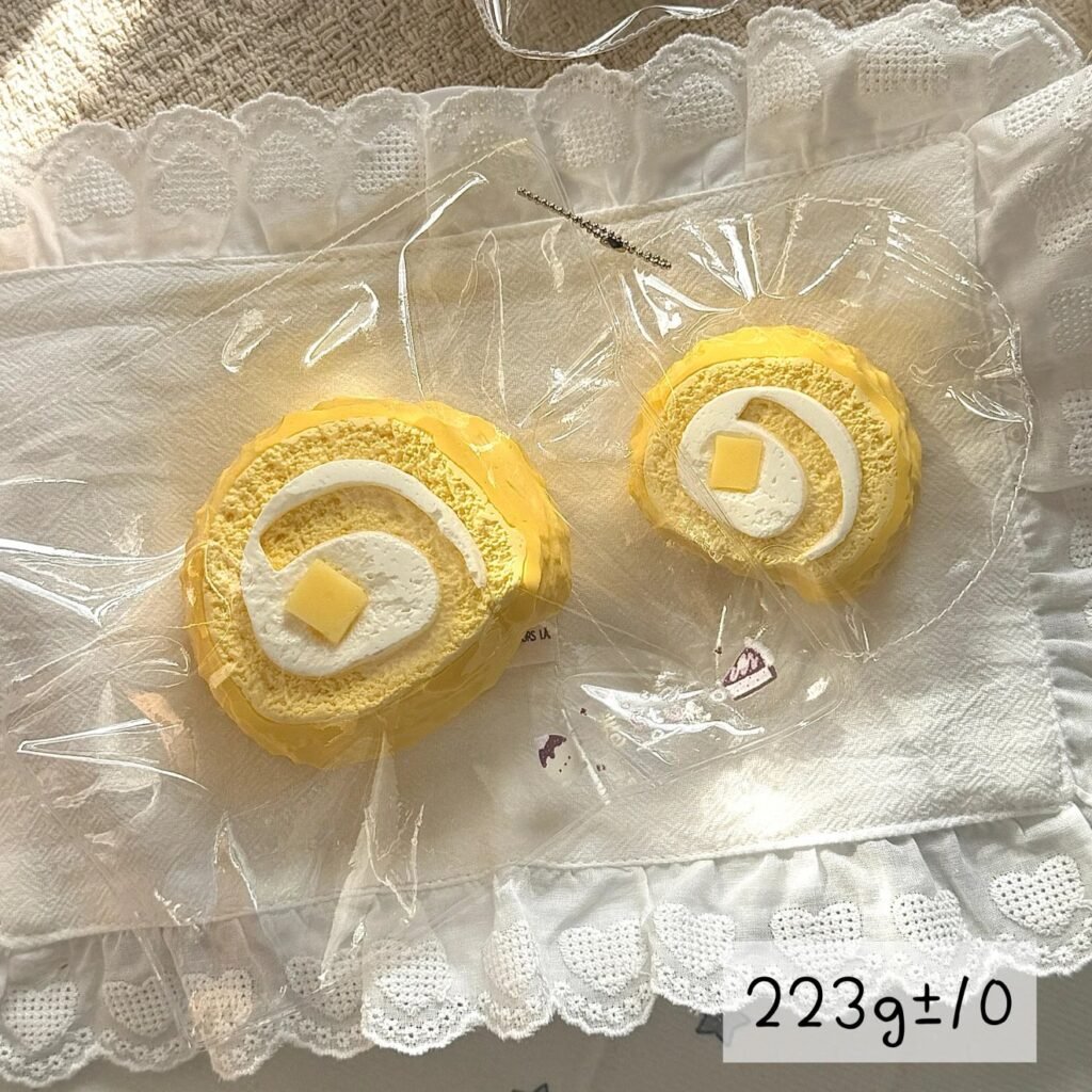 210017 Egg Roll Queen Squishy Original Swiss Roll - Parent and Mini / 蛋卷女王 原味瑞士卷（子母款）