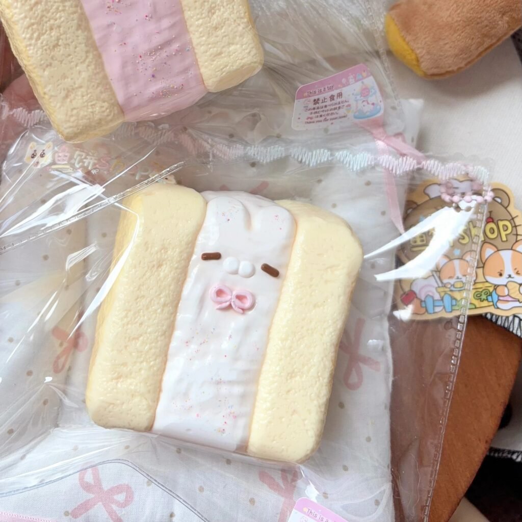434025 Fish Cake Shop Cat Sandwich Bread - White Filling (Cream Paste Clay Texture Series) / 鱼饼Shop 小猫方包(白色夹心)(乳膏泥触感系列)