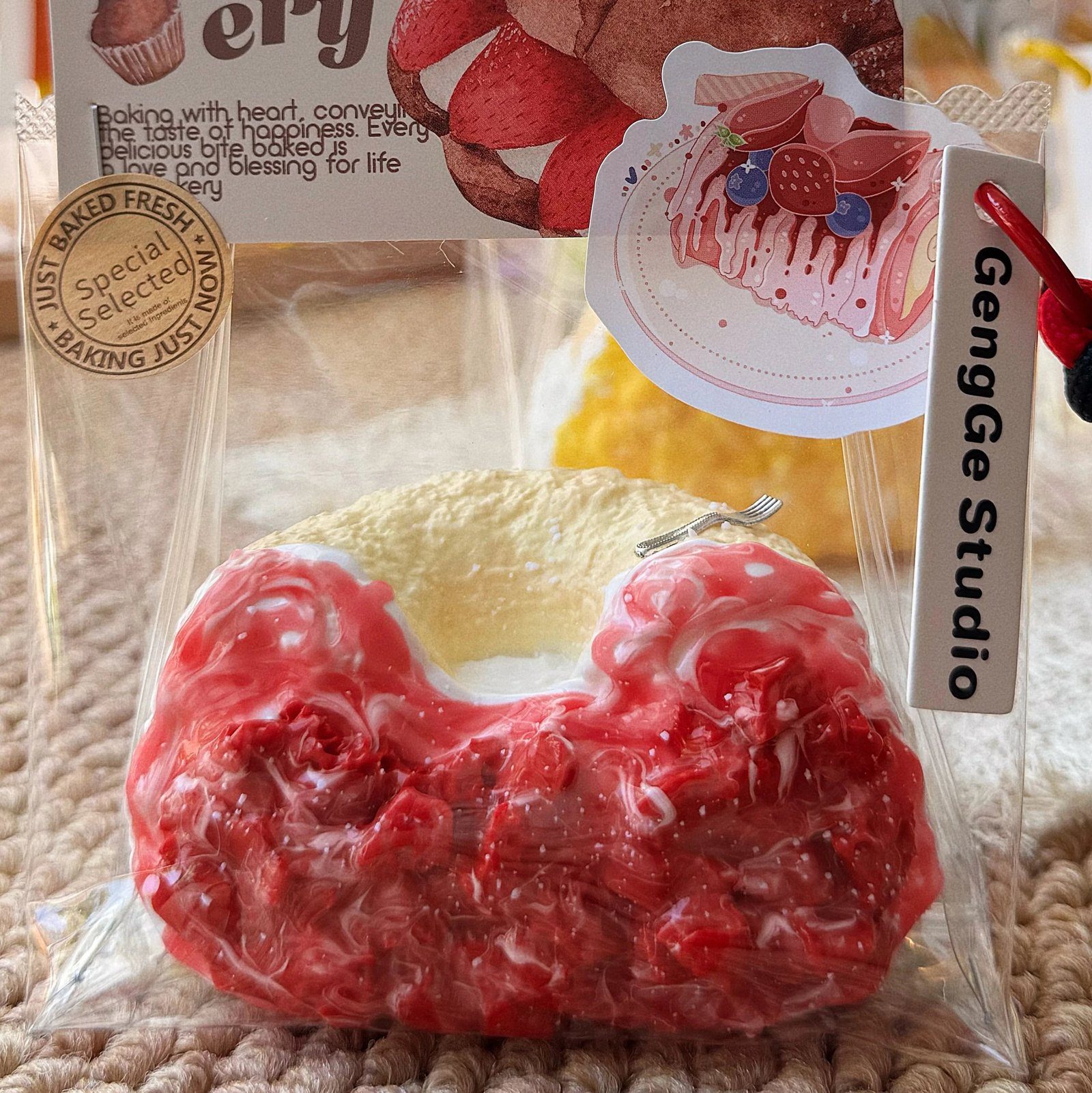 154054 GengGe Studio Half Fruit Jam Bagel - Strawberry / GengGe Studio 半颗水果酱贝果(草莓)